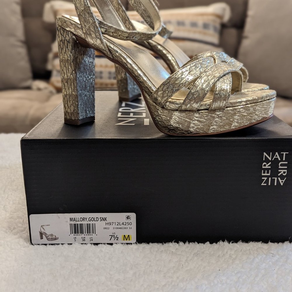 Neutralizer Gold Platform Heels – Size 7.5 - Picture 5 of 6